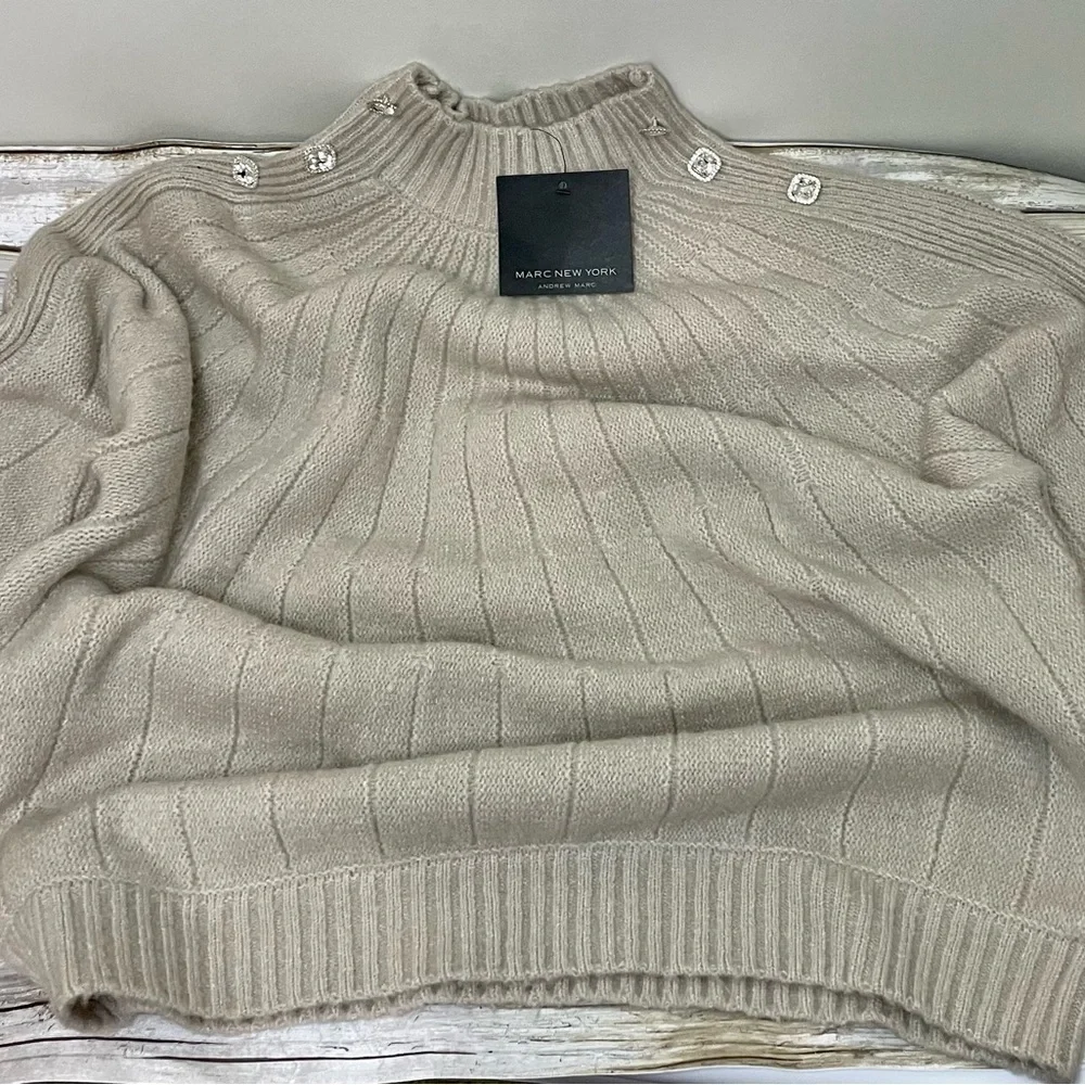 𝅺marc New York Andrew Marc fit is loose with a dolman sleeve and rhinestones - Picture 11 of 15